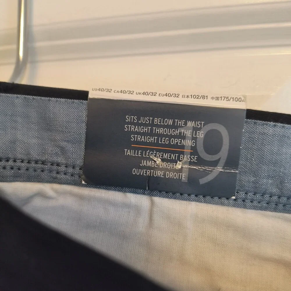 New Gap Khakis Straight Stretch MENS 40/32 Pants